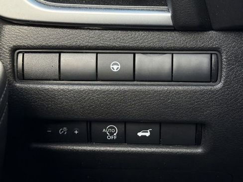 Used 2024 Nissan Rogue SV image 21