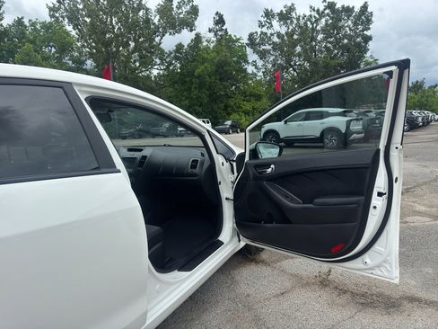 Used 2017 Kia Forte S FWD image 20