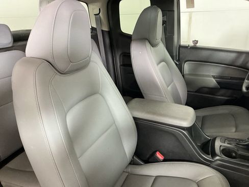 Used 2022 Chevrolet Colorado W/T w/ WT Convenience Package AWD/4WD image 16