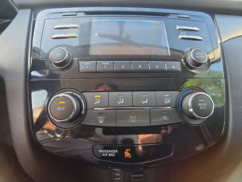 Used 2018 Nissan Rogue Sport S w/ S Appearance Package AWD/4WD image 18
