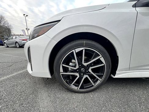 New 2025 Nissan Sentra SR image 9