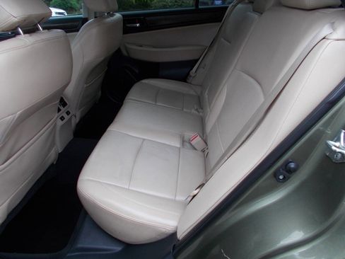 Used 2015 Subaru Outback 2.5i Limited AWD/4WD image 6