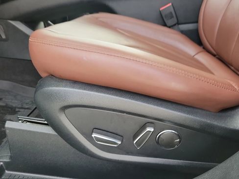 Used 2020 Lincoln Nautilus Reserve w/ Equipment Group 201A image 11