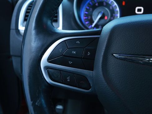 Used 2017 Chrysler 300 C image 13