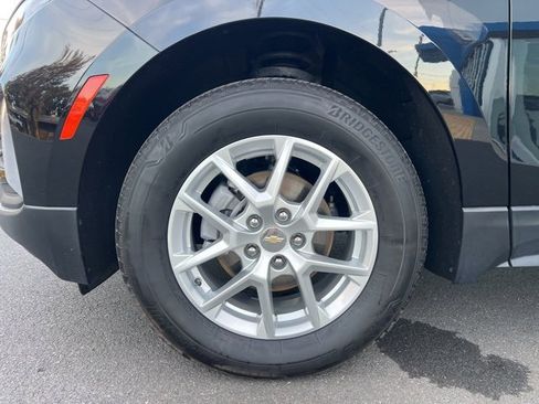 Used 2023 Chevrolet Equinox LT w/ Driver Convenience Package image 11