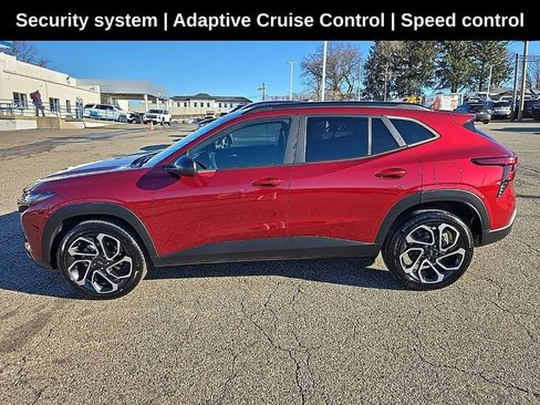 Used 2024 Chevrolet Trax RS w/ Sunroof Package image 6