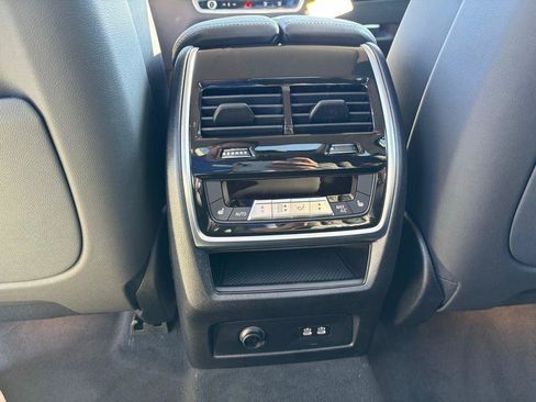 New 2026 BMW X7 xDrive40i w/ Premium Package AWD/4WD image 17