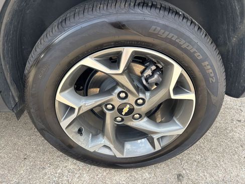 Used 2025 Chevrolet Trax LT FWD image 29