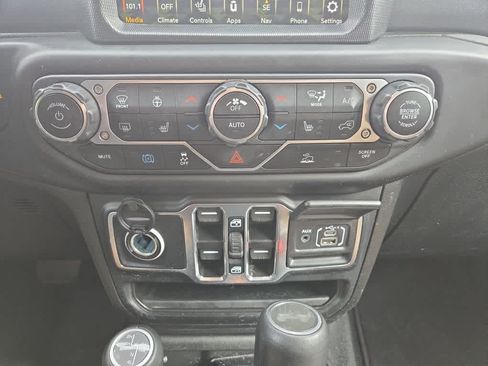 Used 2023 Jeep Wrangler Sahara w/ Cold Weather Group AWD/4WD image 26