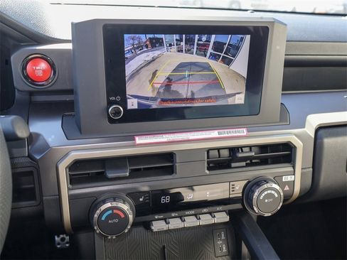 Used 2024 Toyota Tacoma TRD Sport image 19