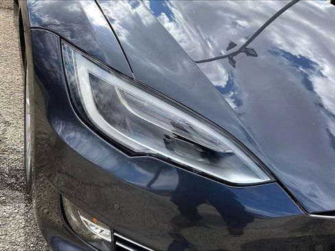 Used 2016 Tesla Model S 60 image 32