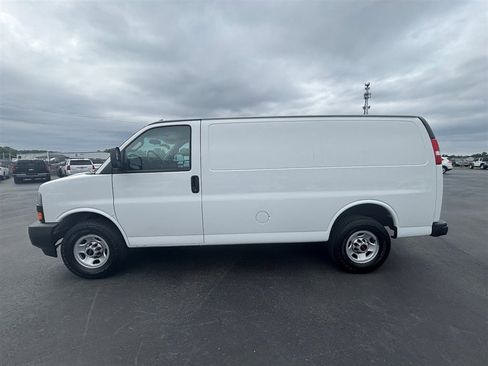 Used 2023 GMC Savana 2500 w/ Driver Convenience Package RWD image 2