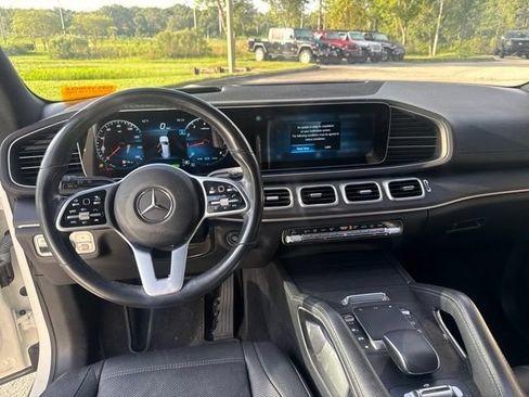 Used 2021 Mercedes-Benz GLS 450 4MATIC image 12