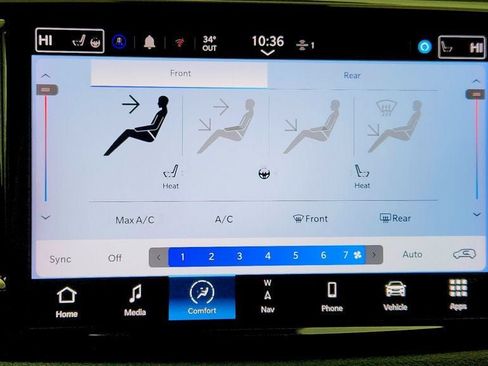 Used 2024 Chrysler Pacifica Limited FWD image 19