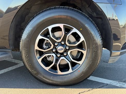 Used 2024 Ford Expedition Max XLT image 10