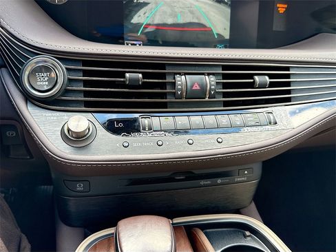 Used 2019 Lexus LS 500 w/ Accessory Package (Z2) image 17