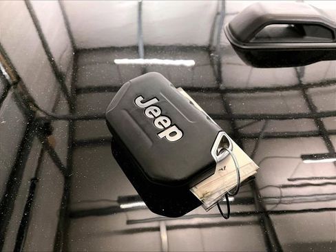 Used 2023 Jeep Wrangler Sport AWD/4WD image 9