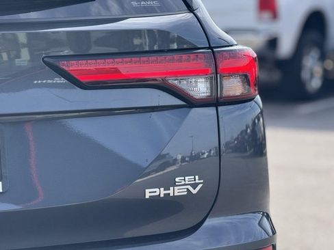 Used 2025 Mitsubishi Outlander image 10