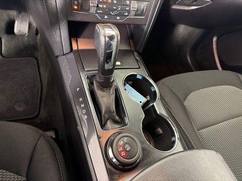 Used 2017 Ford Explorer XLT w/ Equipment Group 201A image 18