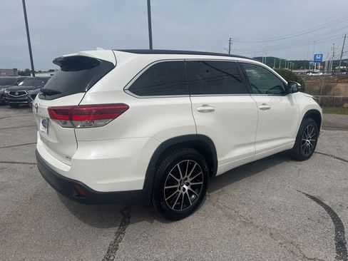 Used 2018 Toyota Highlander SE AWD/4WD image 5