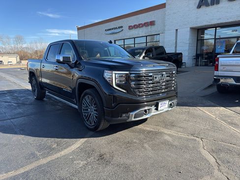 Used 2022 GMC Sierra 1500 Denali Ultimate image 1