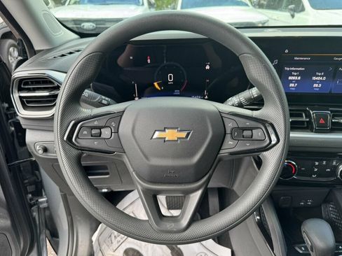 Used 2025 Chevrolet TrailBlazer LT FWD image 5
