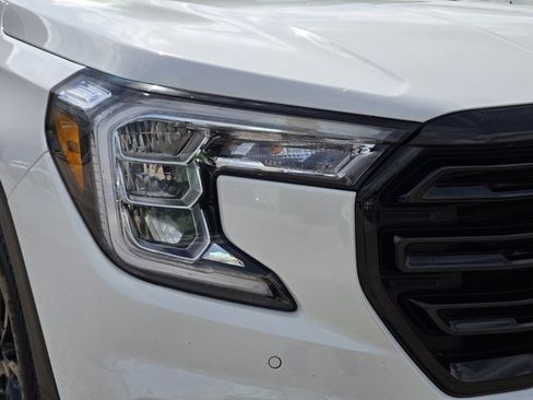 Used 2023 GMC Terrain SLT w/ Tech Package AWD/4WD image 5