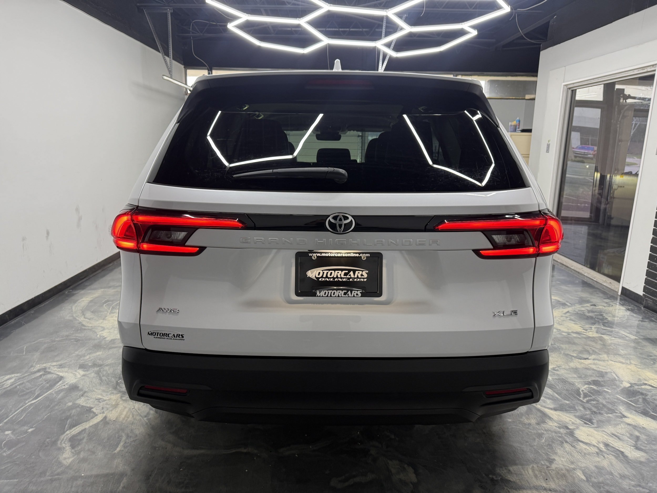 Used 2024 Toyota Grand Highlander AWD image 5