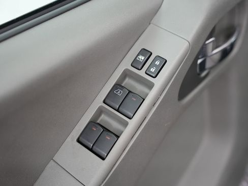 Used 2021 Nissan Frontier SV w/ Midnight Edition Floor Mats image 38