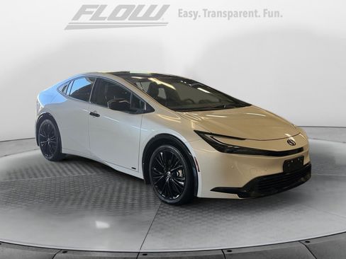 Used 2025 Toyota Prius AWD image 1