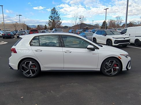 New 2026 Volkswagen GTI SE image 2