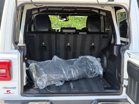 Used 2024 Jeep Wrangler Unlimited Rubicon 4xe AWD/4WD image 18