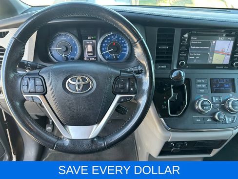 Used 2019 Toyota Sienna XLE w/ XLE Navigation Package FWD image 14