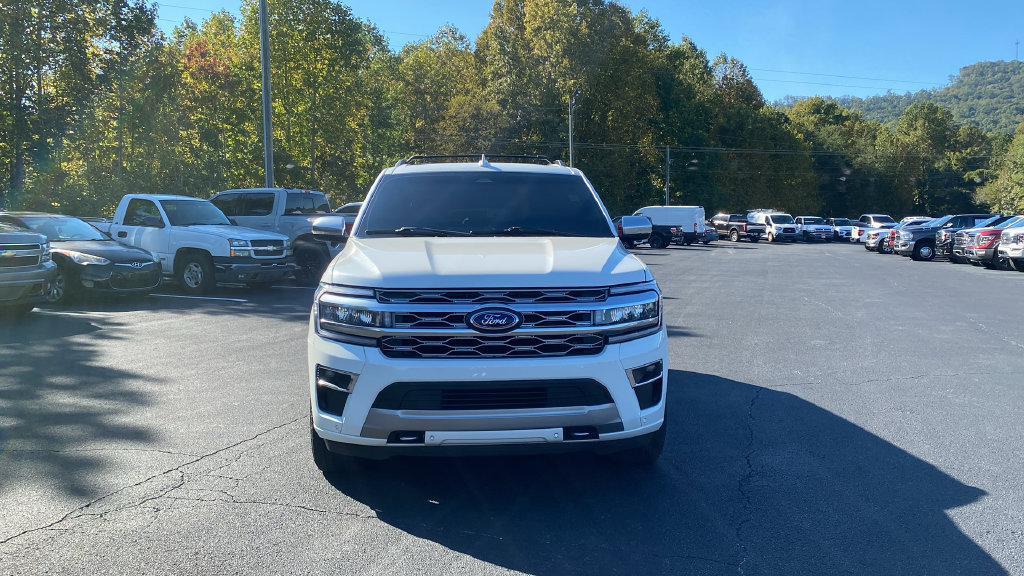 Used 2024 Ford Expedition Platinum AWD/4WD image 2