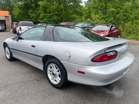 Used 1995 Chevrolet Camaro LT RWD image 3