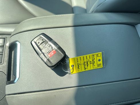 Used 2023 Toyota Highlander XLE w/ Protection Package #3 (TMS) AWD/4WD image 18