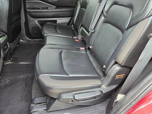 Used 2022 Nissan Pathfinder SL w/ Lighting Package (N92) FWD image 18