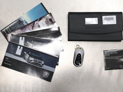 Used 2023 Mercedes-Benz EQS 580 EQS 580 4MATIC Sedan 4D image 5