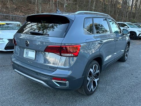 Certified 2022 Volkswagen Taos SEL image 7