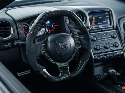 Used 2014 Nissan GT-R Premium image 6