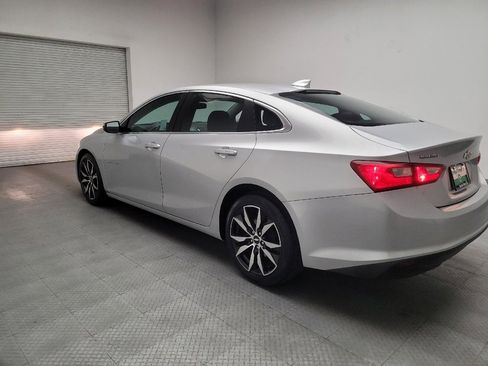 Used 2018 Chevrolet Malibu LT image 3