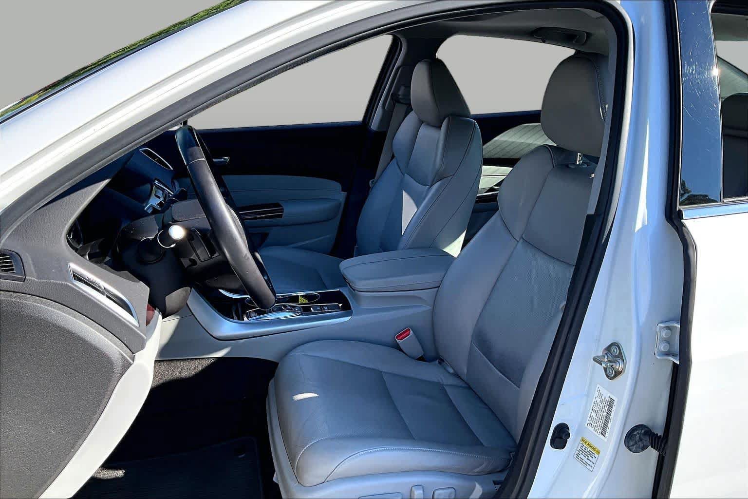 Used 2016 Acura TLX w/ Technology Package FWD image 15