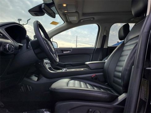 Used 2024 Ford Edge SEL w/ Convenience Package image 4