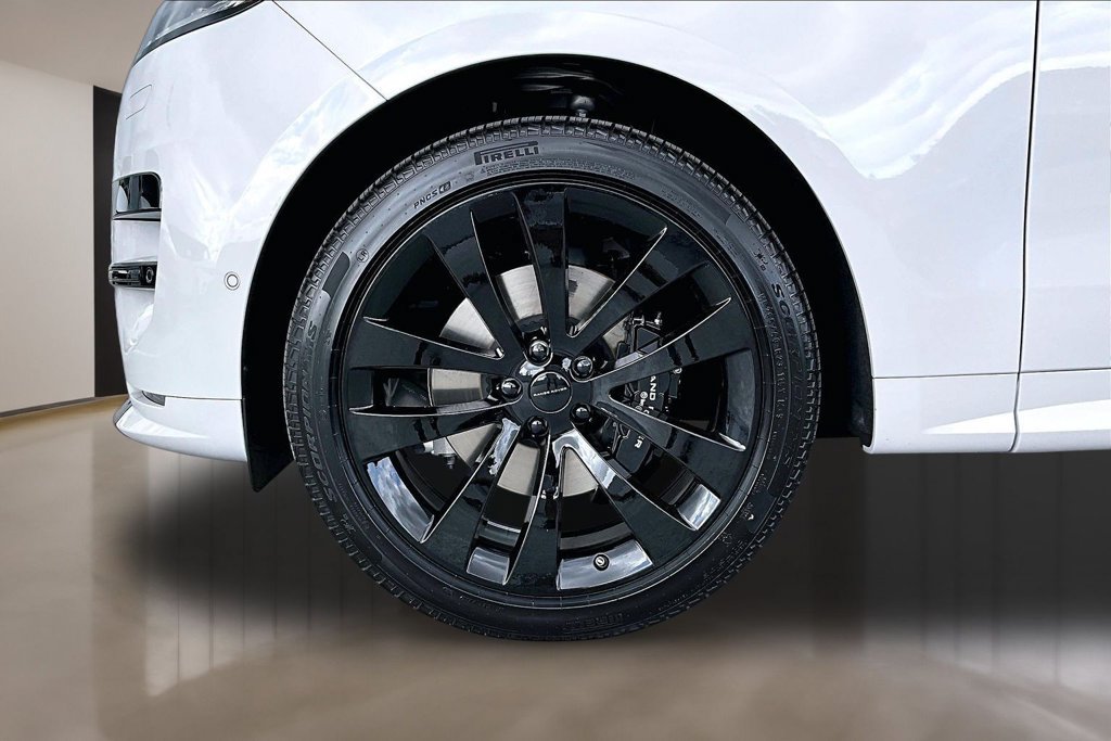 New 2026 Land Rover Range Rover Sport Dynamic SE AWD/4WD image 13