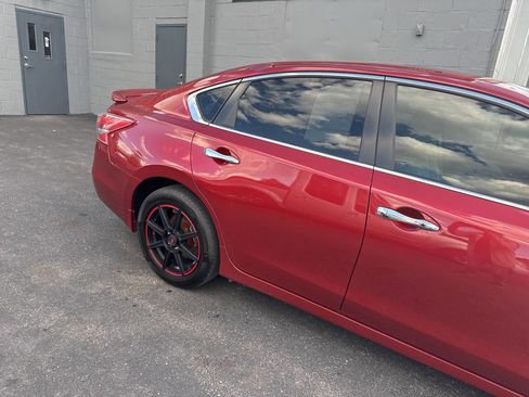 Used 2013 Nissan Altima 2.5 SL w/ Technology Pkg image 10