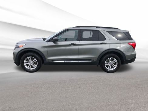 Used 2020 Ford Explorer XLT w/ Comfort Package image 2