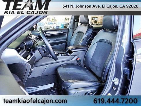 Used 2022 Jeep Grand Cherokee L Laredo image 16