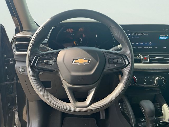 Used 2025 Chevrolet TrailBlazer LT FWD image 17