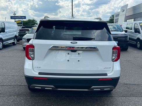 Used 2024 Ford Explorer XLT w/ Equipment Group 202A AWD/4WD image 7