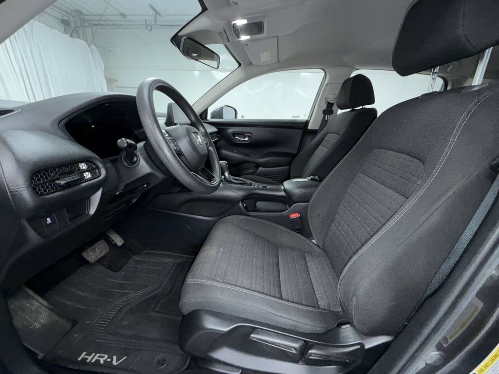 Used 2023 Honda HR-V LX image 12